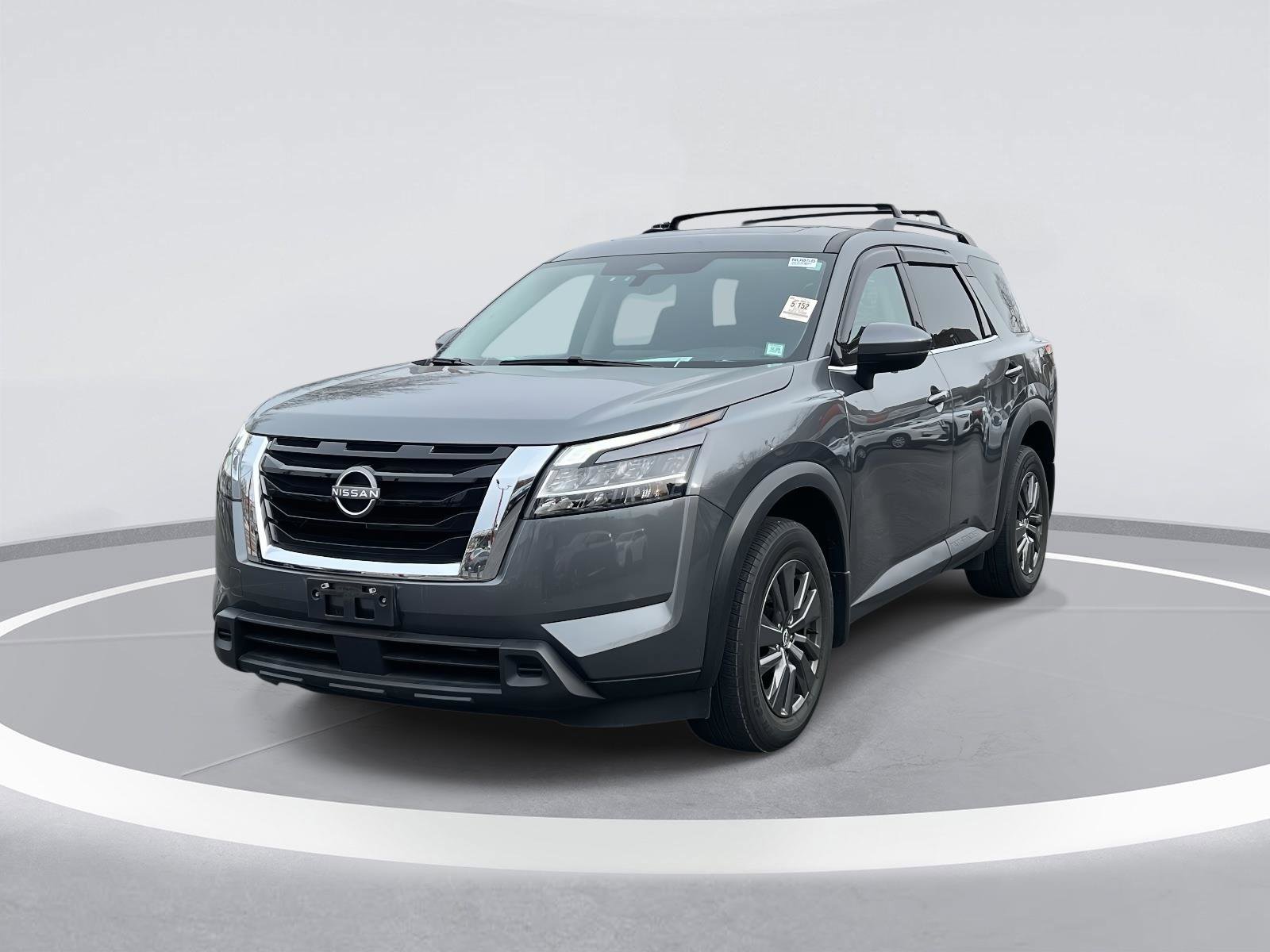 Used 2022 Nissan Pathfinder SV w/ SV Premium Package image 4
