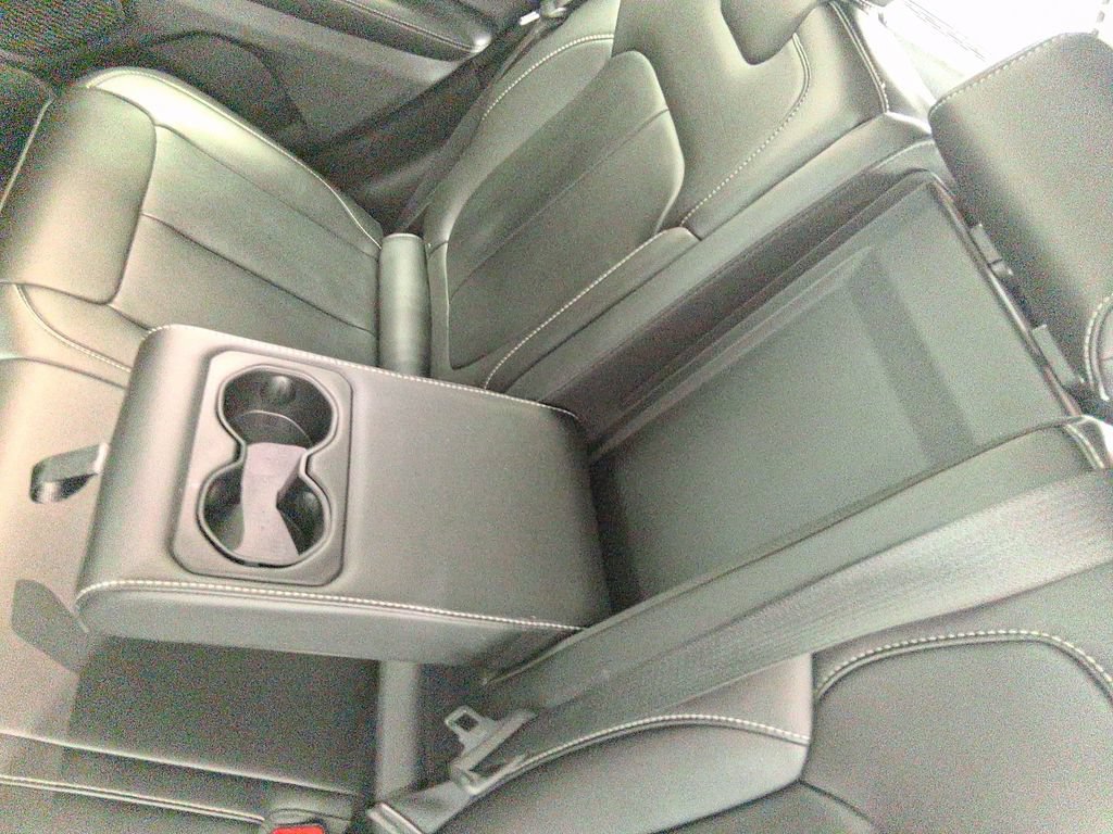 Used 2023 Jeep Grand Cherokee Limited AWD/4WD image 49