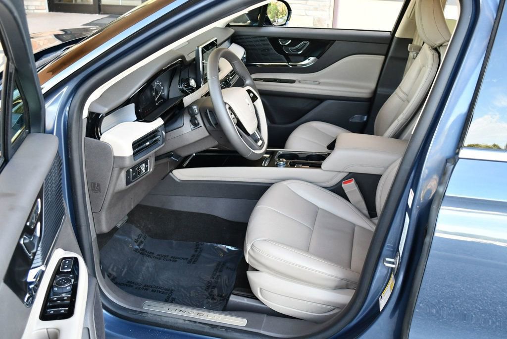 Used 2022 Lincoln Corsair AWD w/ Equipment Group 101A image 15
