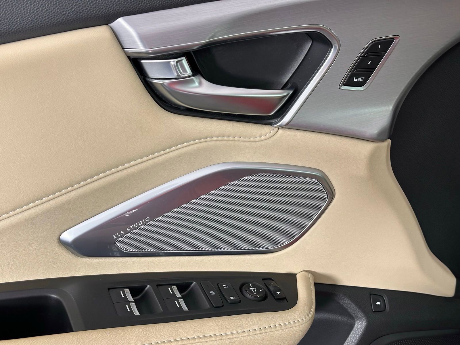 Used 2020 Acura RDX w/ Technology Package image 33