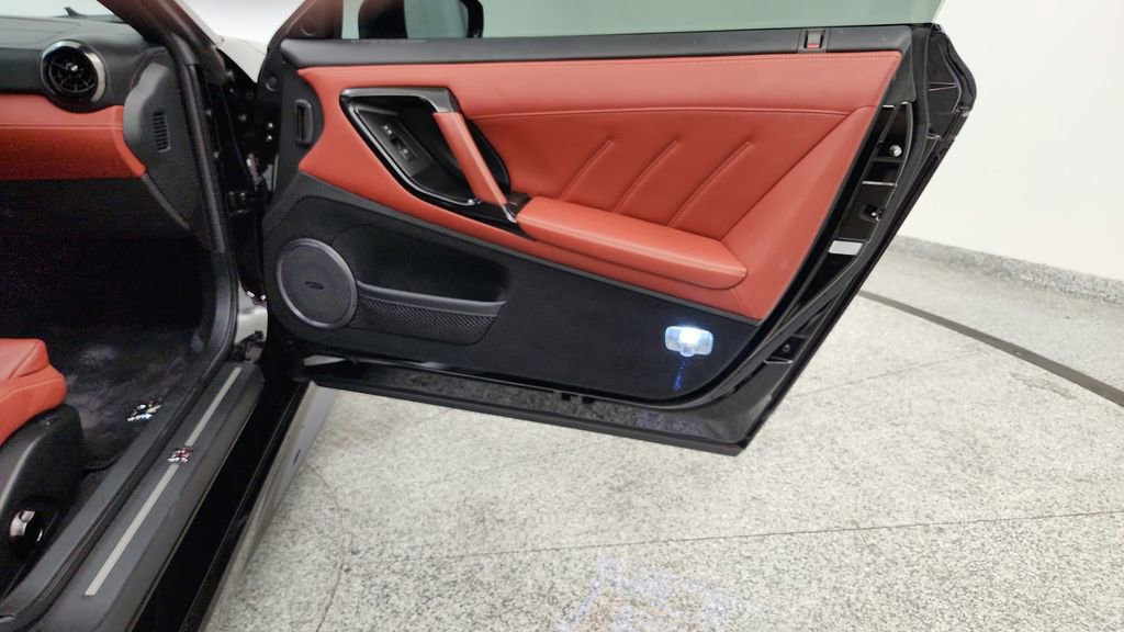 Used 2024 Nissan GT-R Premium w/ Premium Interior Package AWD/4WD image 62