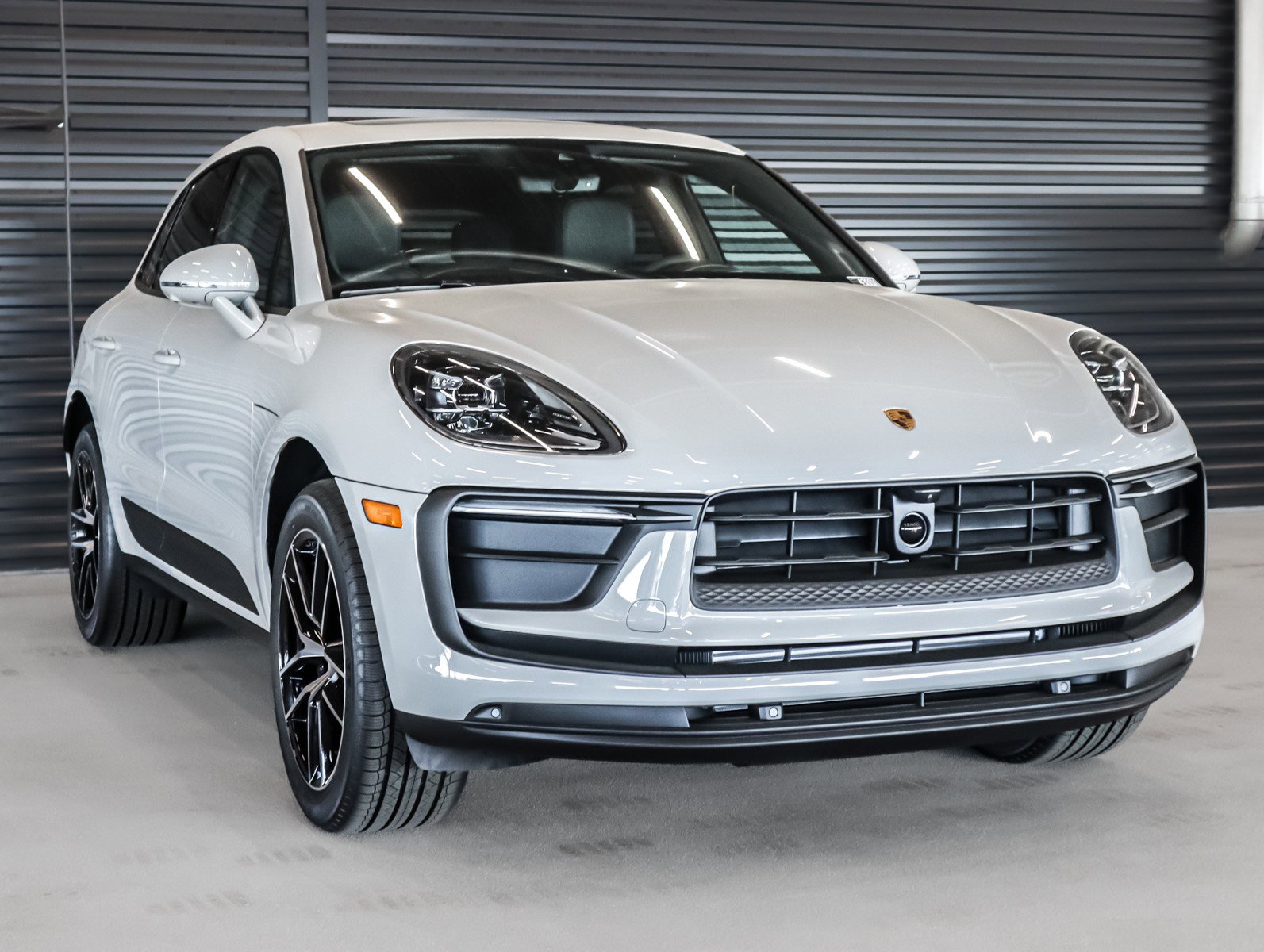 New 2026 Porsche Macan image 7