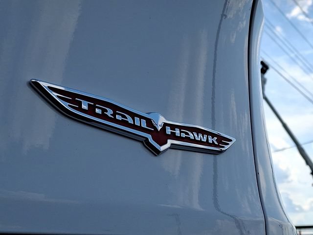 Used 2015 Jeep Cherokee Trailhawk w/ Leather Interior Group AWD/4WD image 31