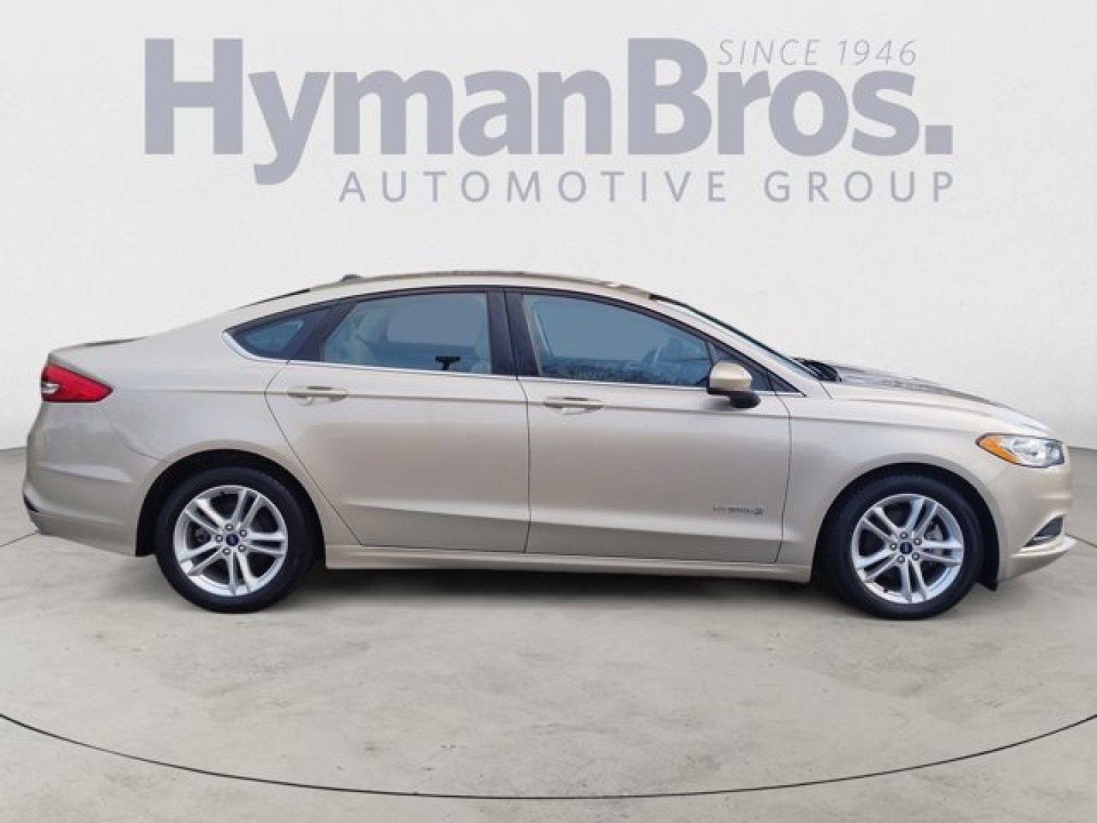 Used 2018 Ford Fusion S image 2