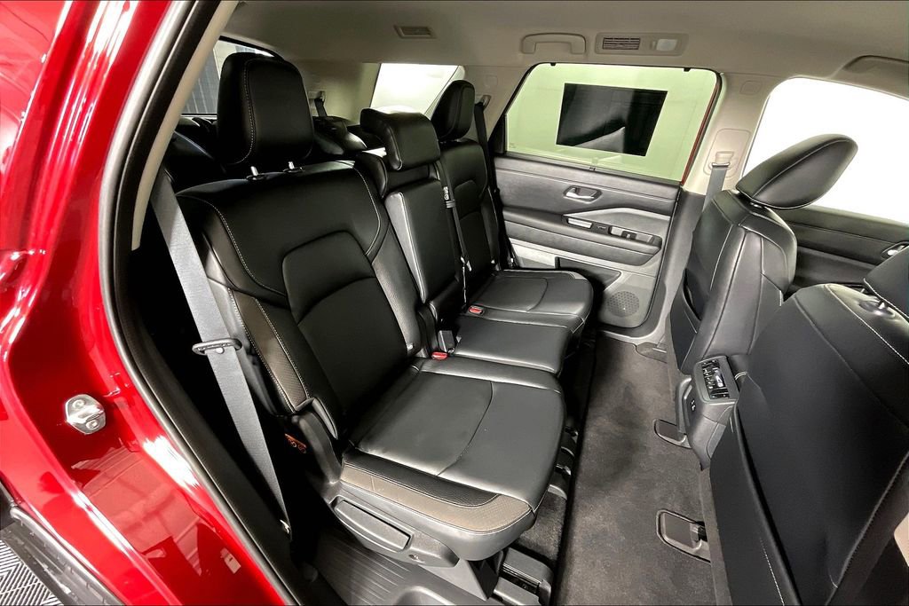 Used 2022 Nissan Pathfinder SL w/ Cargo Package image 37