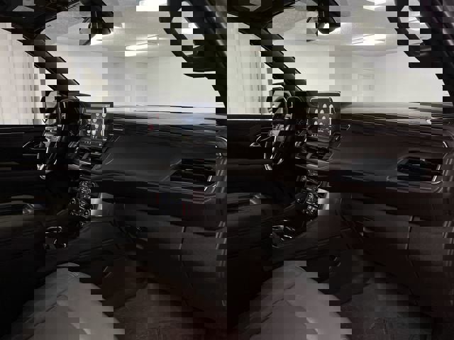 Certified 2021 Chevrolet Suburban LT w/ LT Signature Package image 29