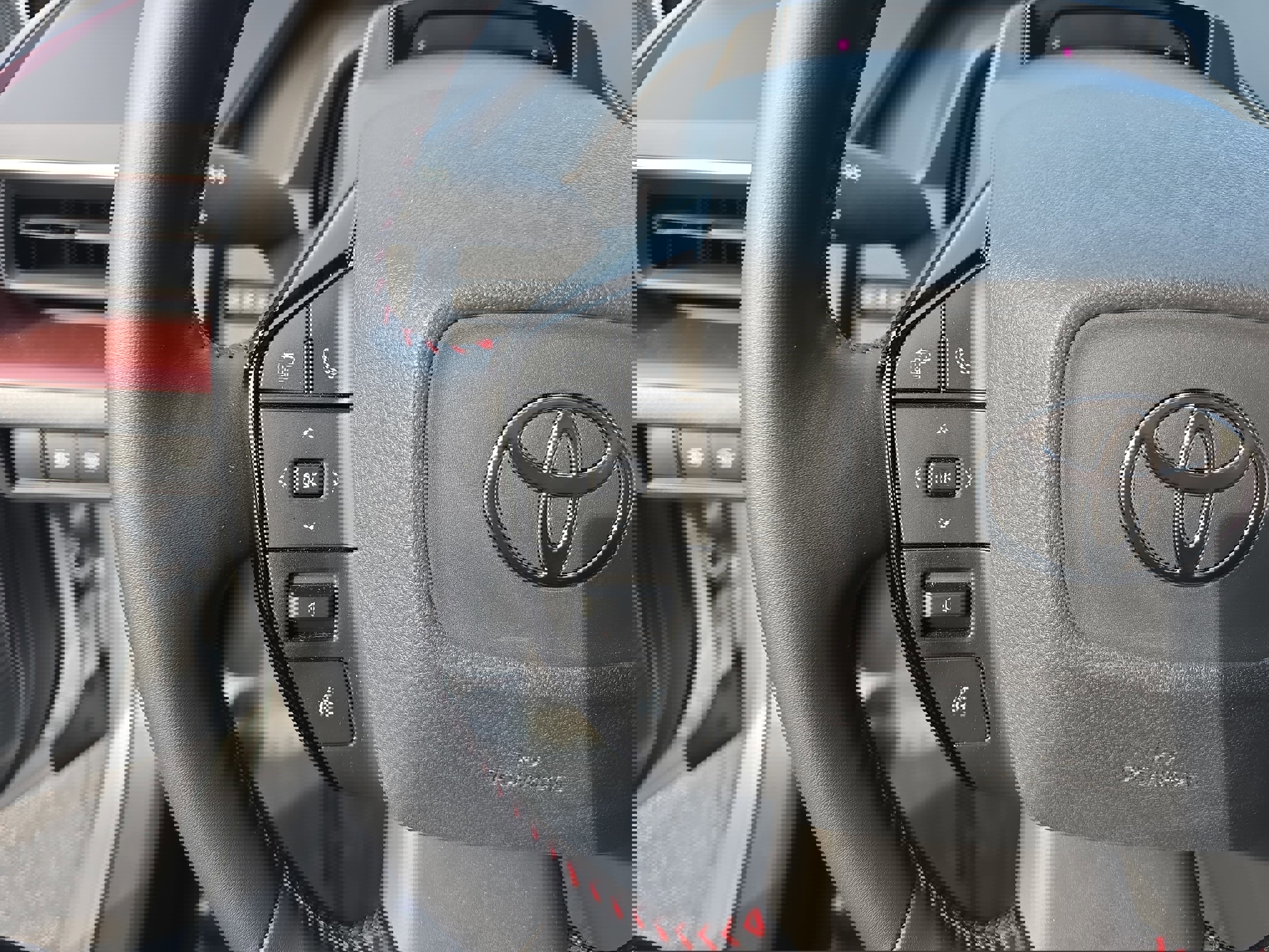 Used 2025 Toyota Prius Plug-In Hybrid image 18