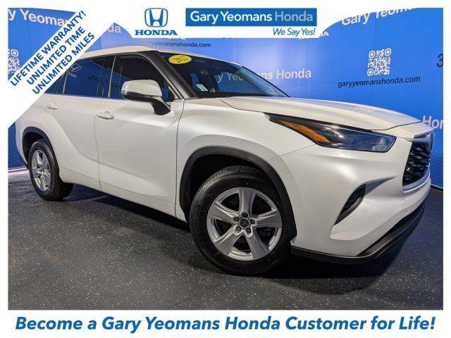 Used 2022 Toyota Highlander L FWD image 1