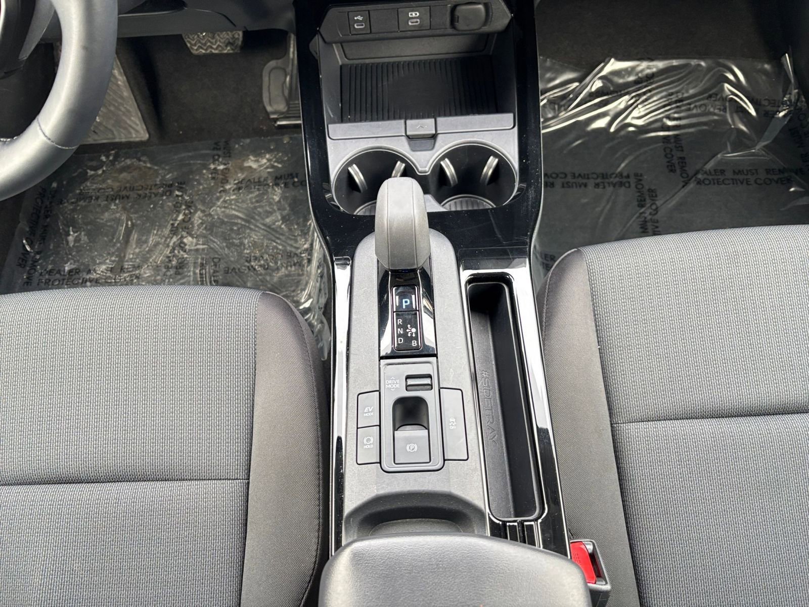 Used 2025 Toyota Prius LE image 39