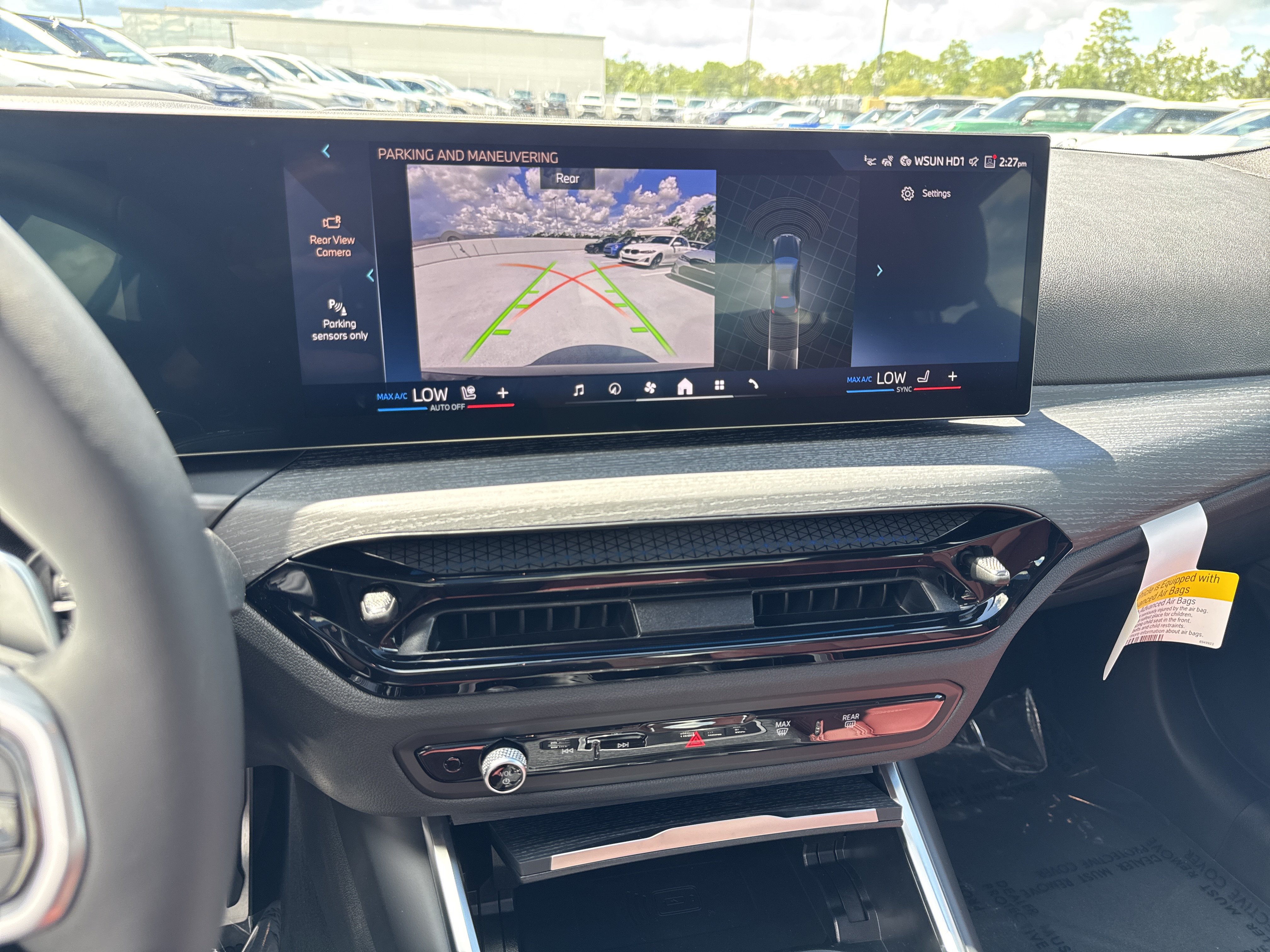 New 2026 BMW 330i Sedan w/ M Sport Package RWD image 19