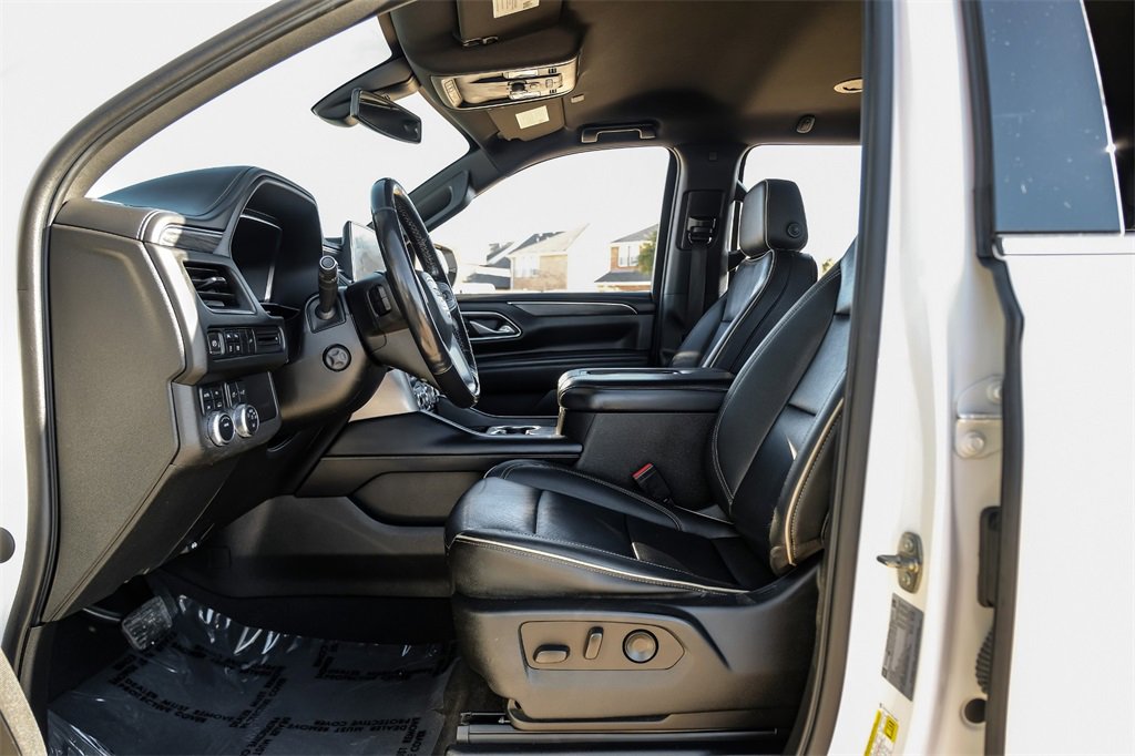 Used 2022 GMC Yukon XL SLT image 3