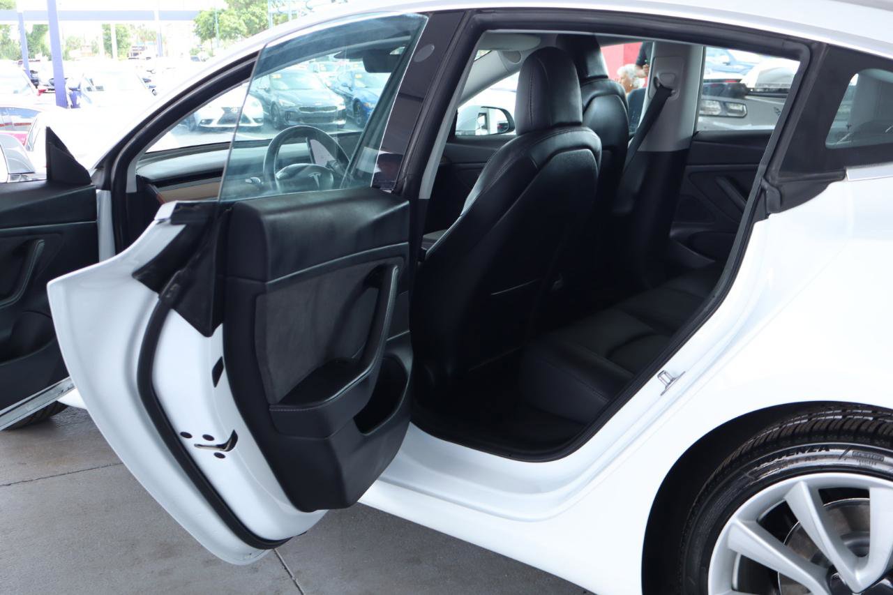 Used 2018 Tesla Model 3 Long Range RWD image 31