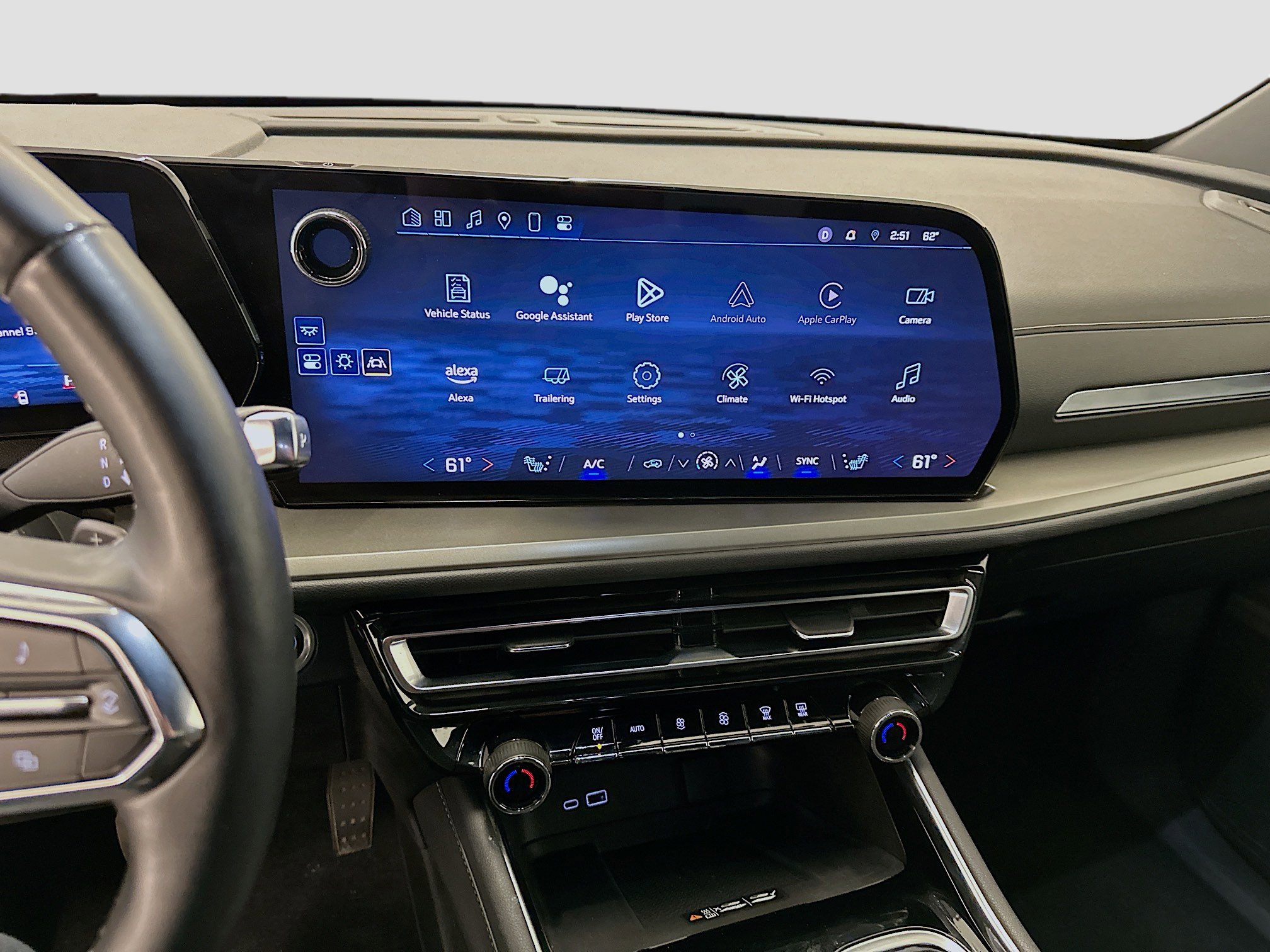 Used 2025 Chevrolet Traverse LT AWD/4WD image 26