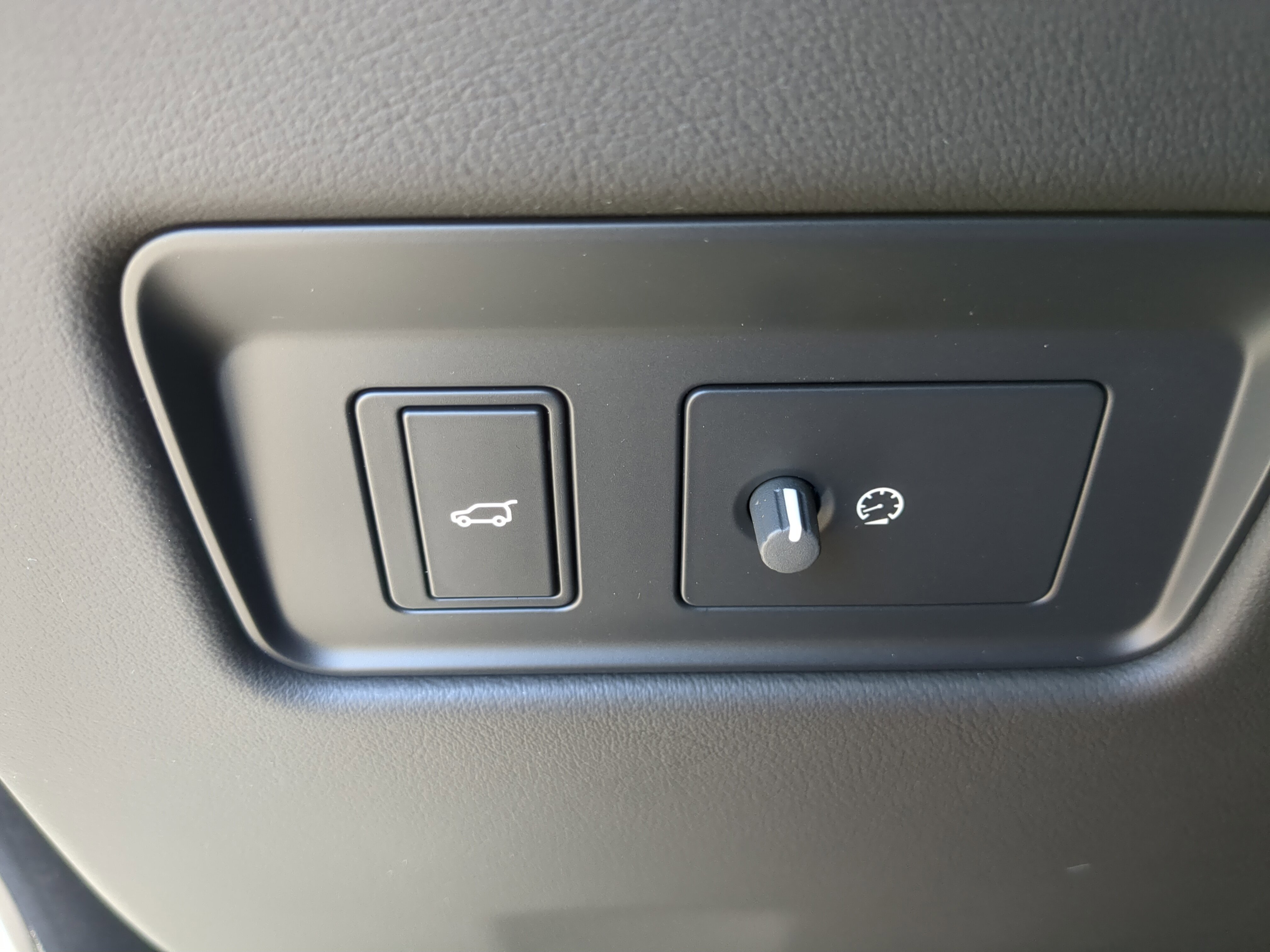 New 2026 Jaguar F-PACE R-Dynamic S image 29