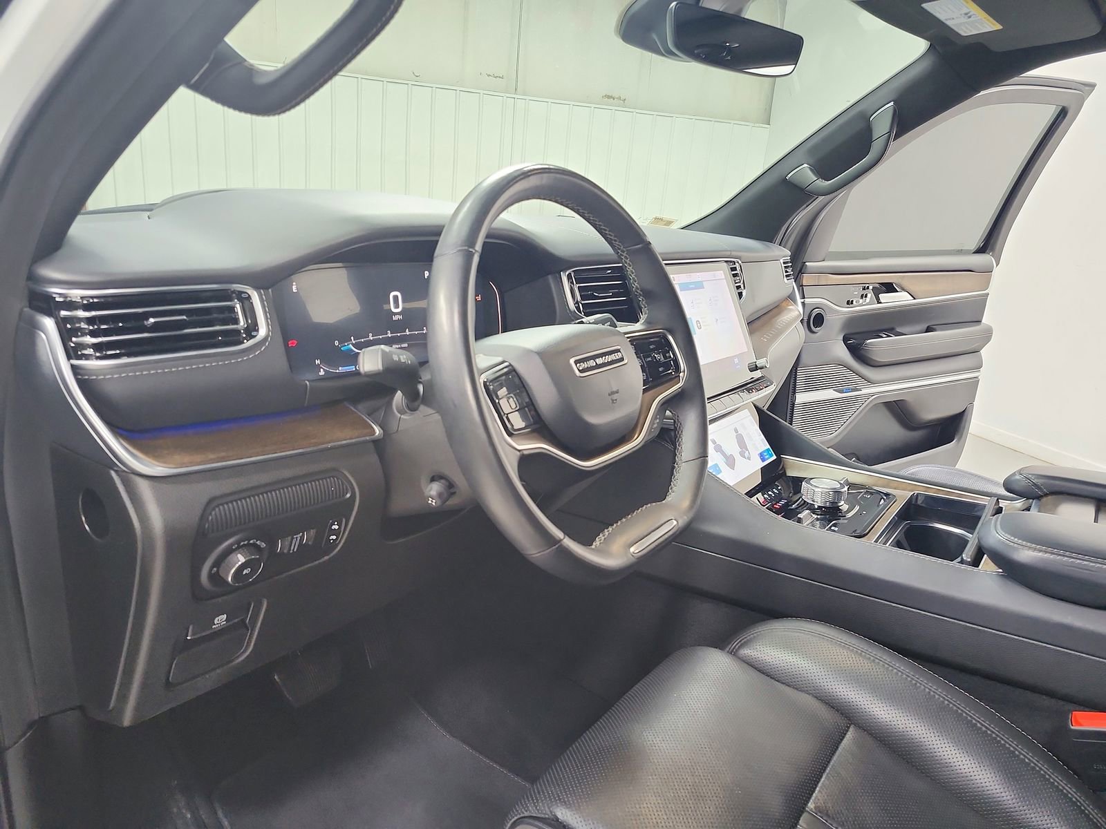 Used 2023 Jeep Grand Wagoneer 4WD image 18