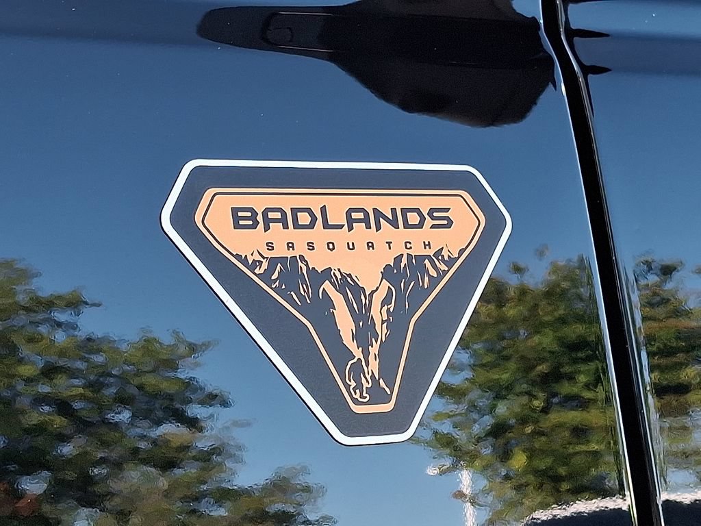 Used 2024 Ford Bronco Badlands AWD/4WD image 32
