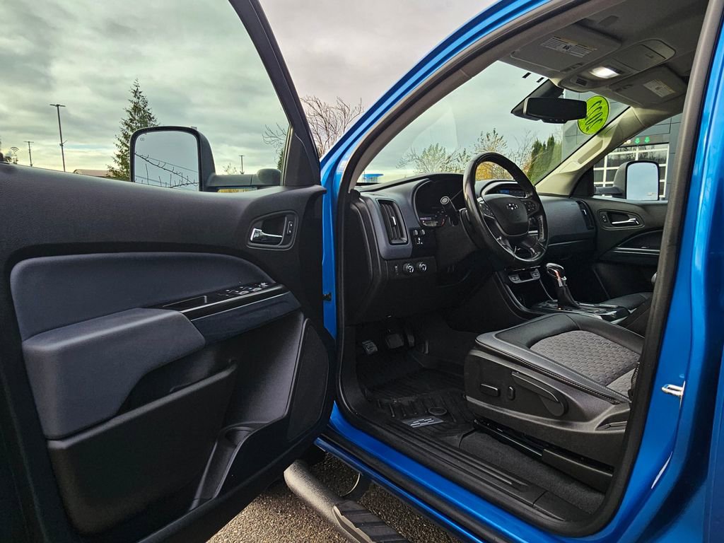 Used 2022 Chevrolet Colorado Z71 w/ Safety Package image 18