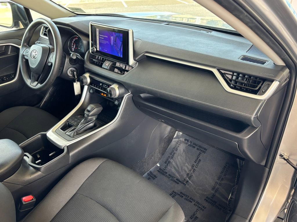 Used 2024 Toyota RAV4 LE image 22