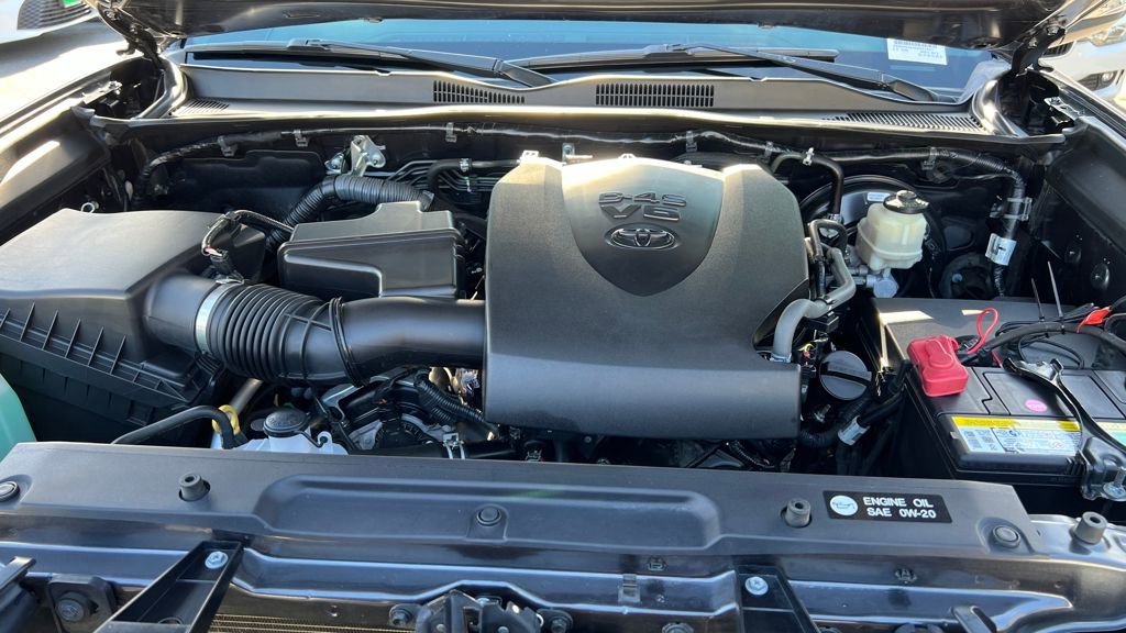 Used 2016 Toyota Tacoma Limited image 43