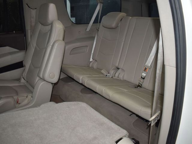 Used 2015 Cadillac Escalade ESV Luxury image 39