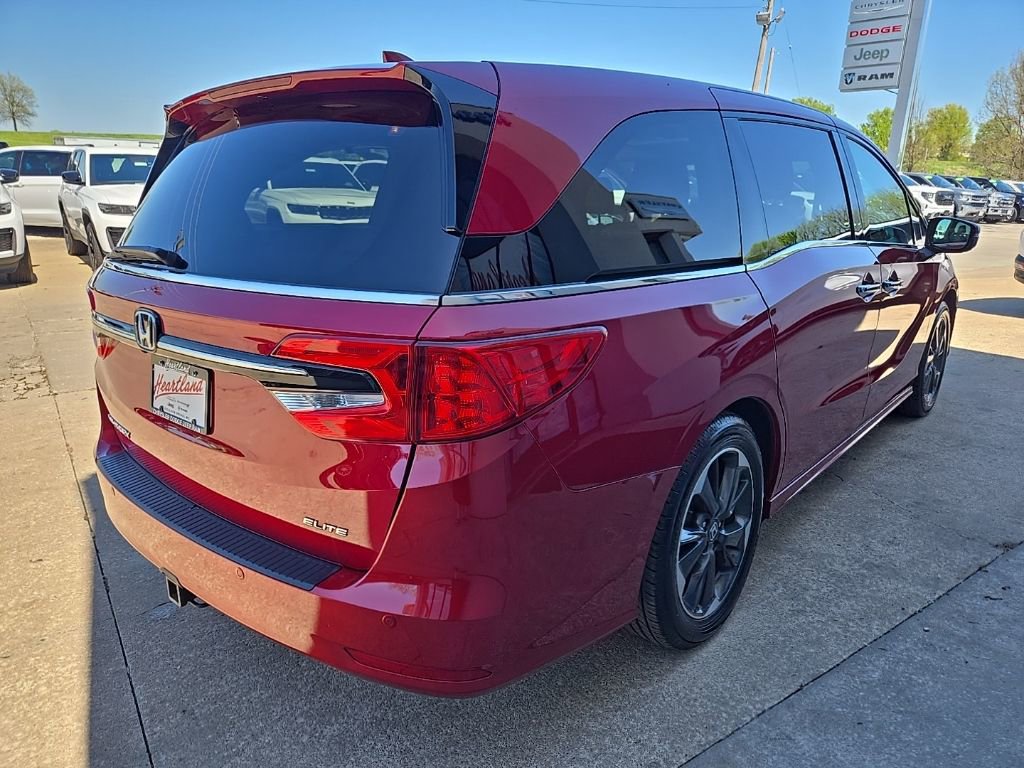Used 2024 Honda Odyssey Elite image 11