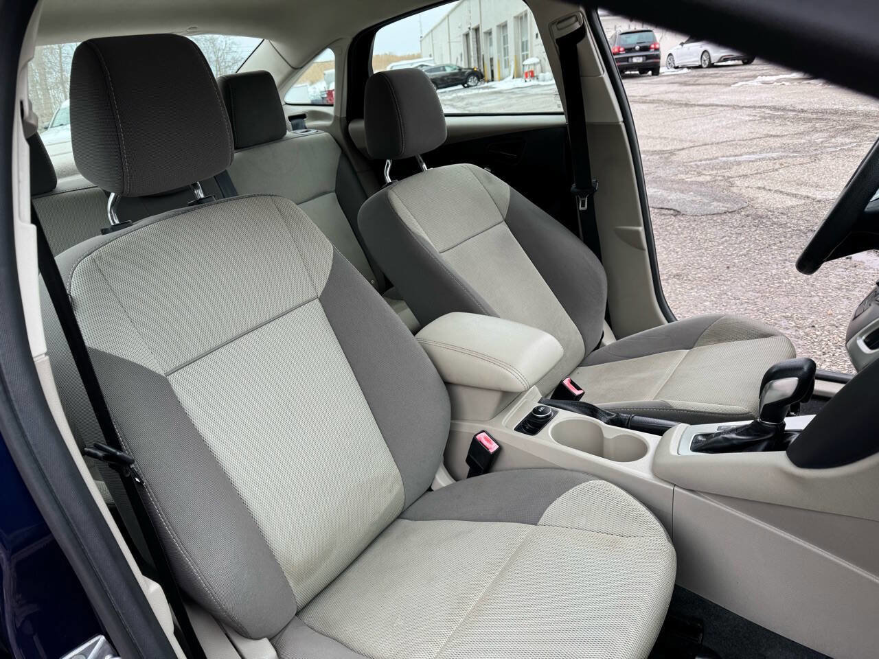 Used 2012 Ford Focus SE image 42