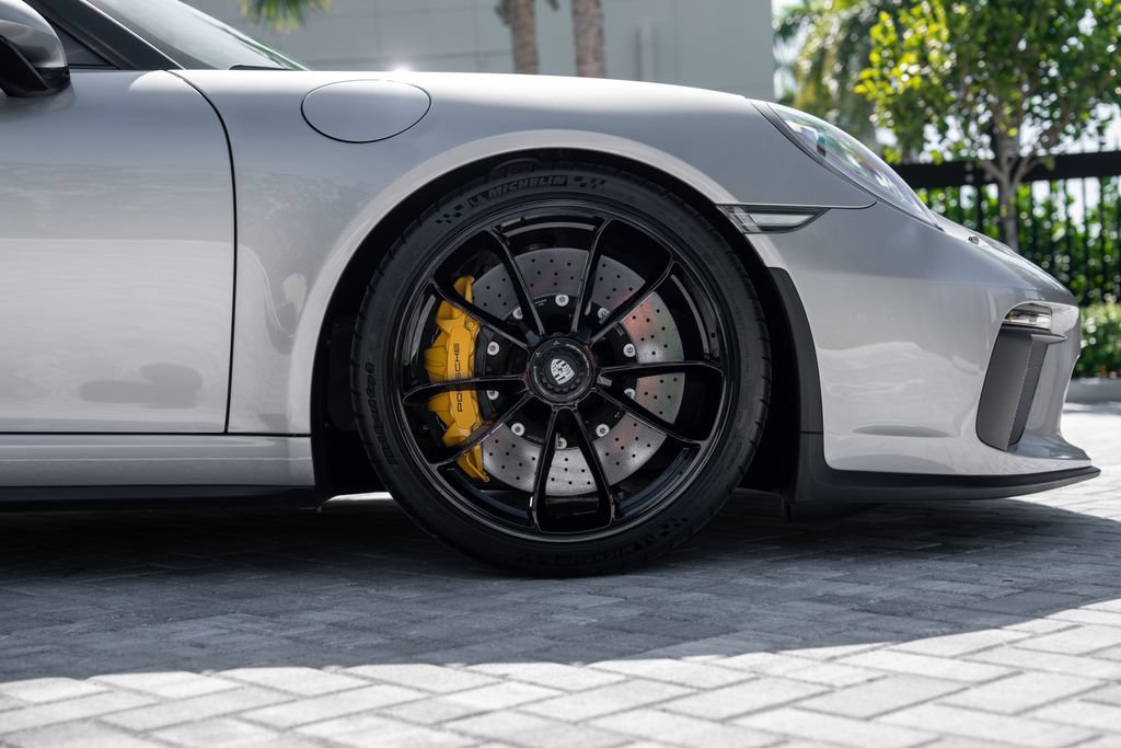 Used 2019 Porsche 911 Speedster RWD image 11