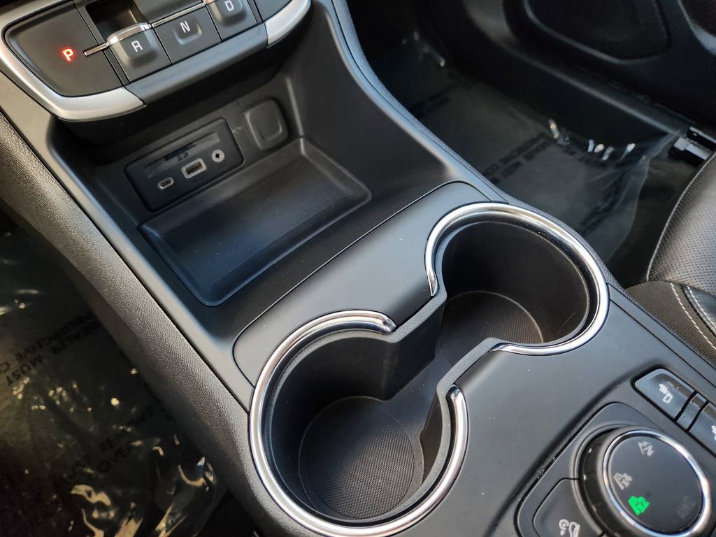 Used 2024 GMC Terrain SLT image 21