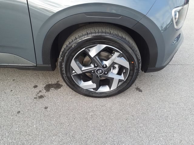 Certified 2026 Hyundai Venue SEL FWD image 32