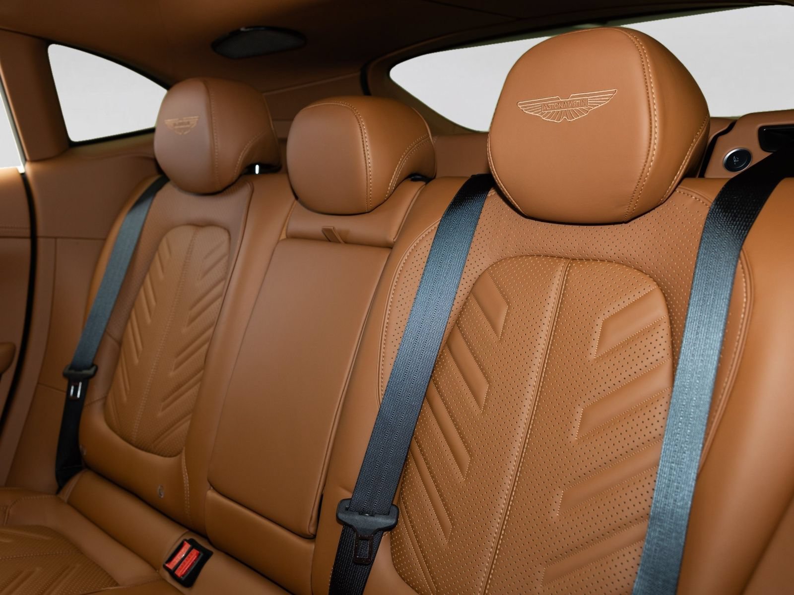 New 2026 Aston Martin DBX S AWD/4WD image 6