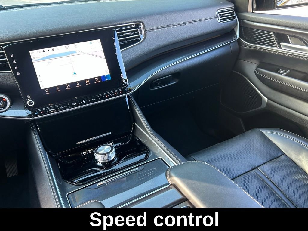 Certified 2024 Jeep Wagoneer L Base image 13