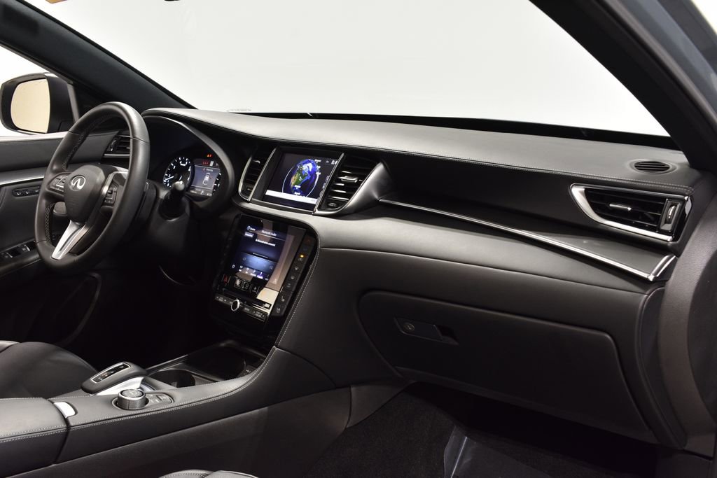 Certified 2025 INFINITI QX55 Essential w/ Accent Package image 33
