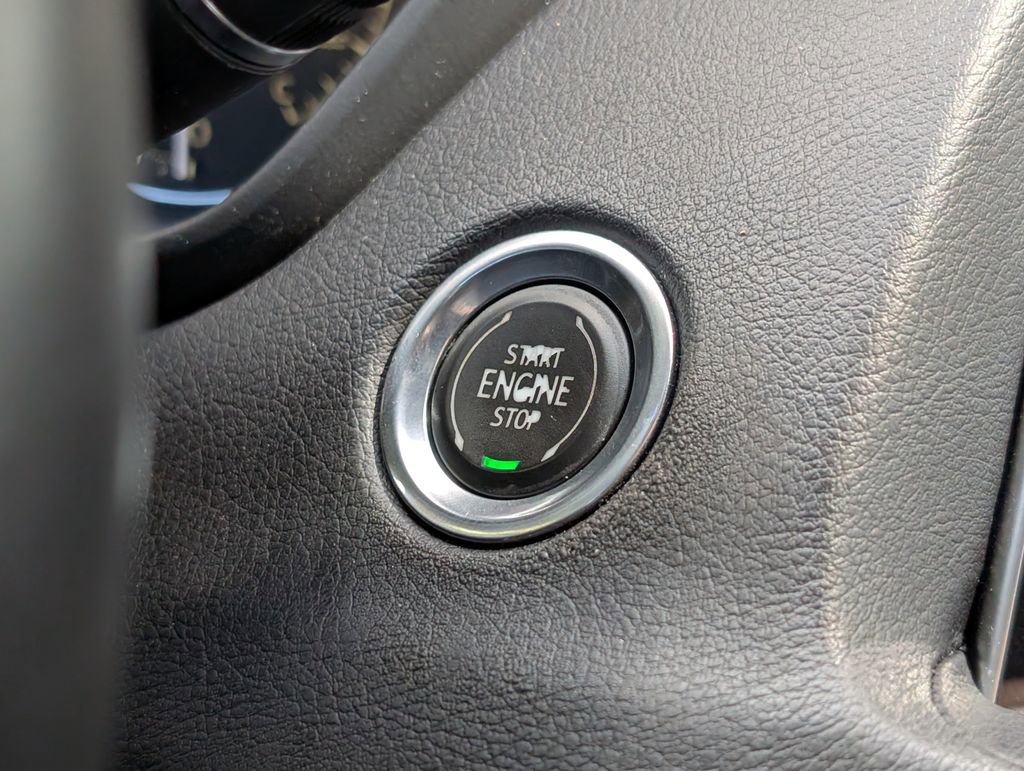 Used 2022 Cadillac XT4 Premium Luxury w/ Enhanced Visibility Package image 30