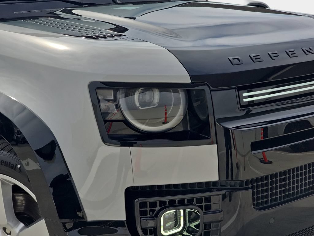 New 2026 Land Rover Defender 110 X AWD/4WD image 32
