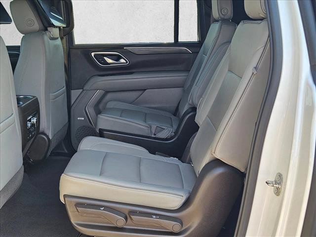 Used 2021 GMC Yukon XL SLT w/ SLT Premium Package RWD image 22
