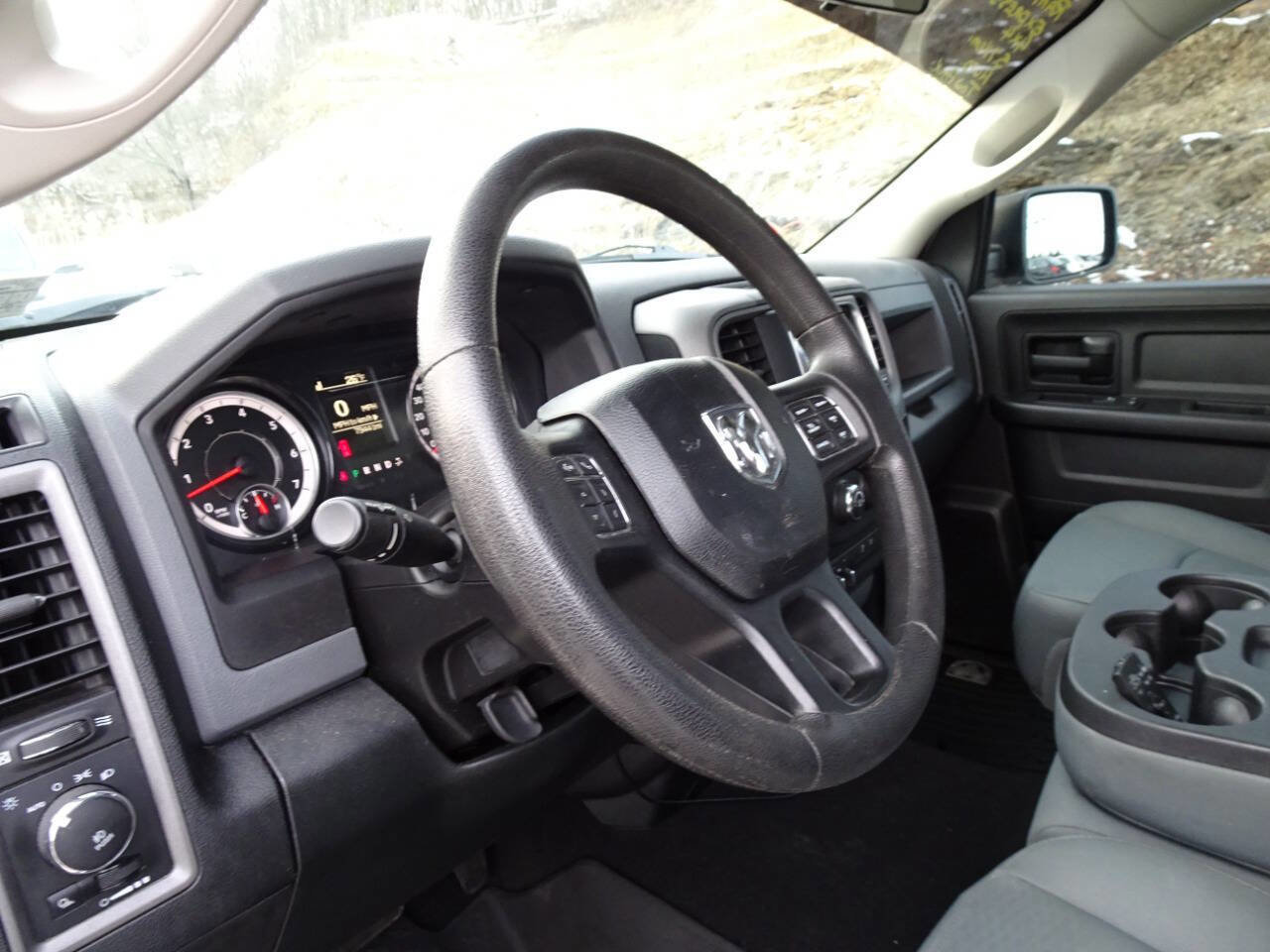 Used 2017 RAM 1500 Express image 16