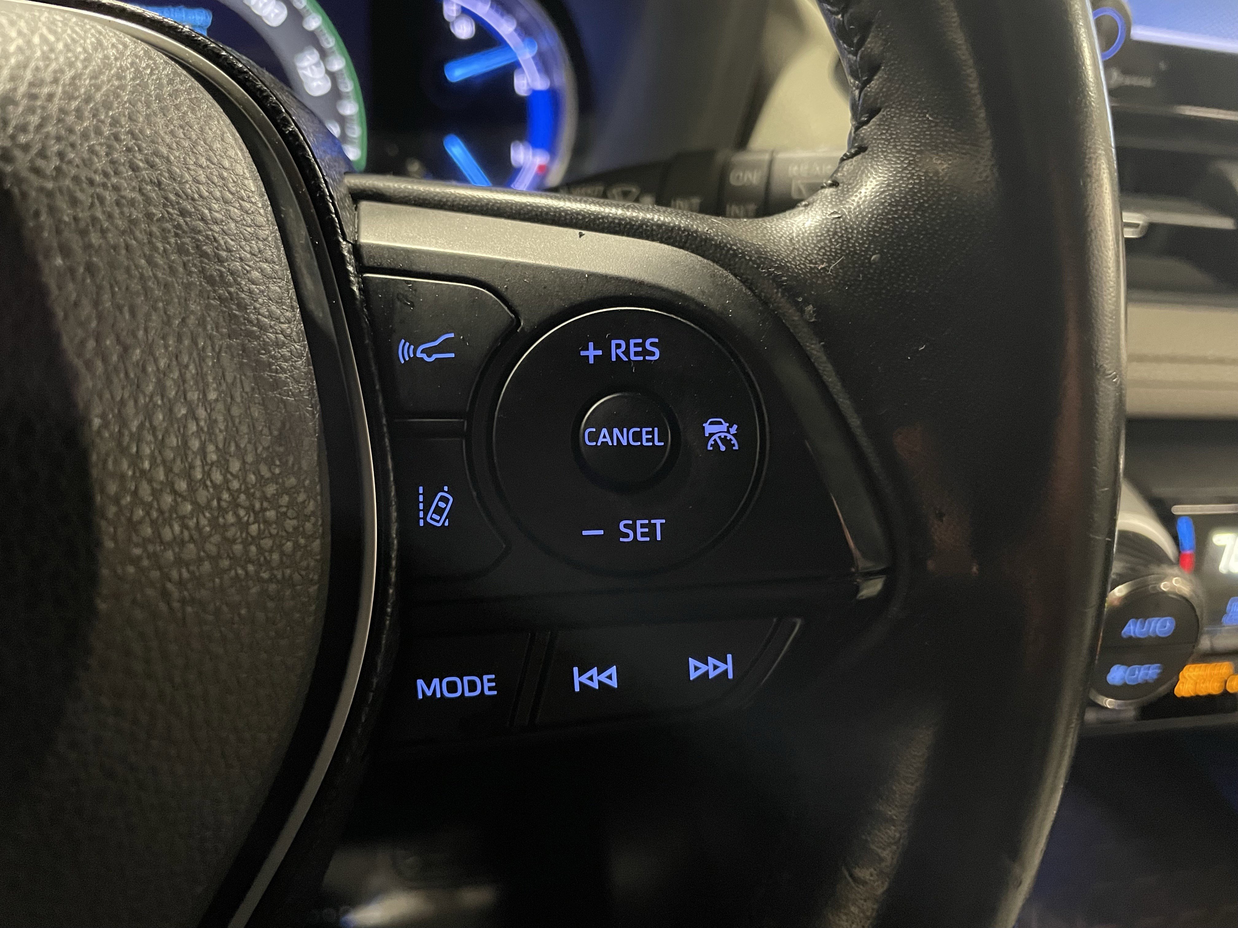 Used 2019 Toyota RAV4 Limited image 22