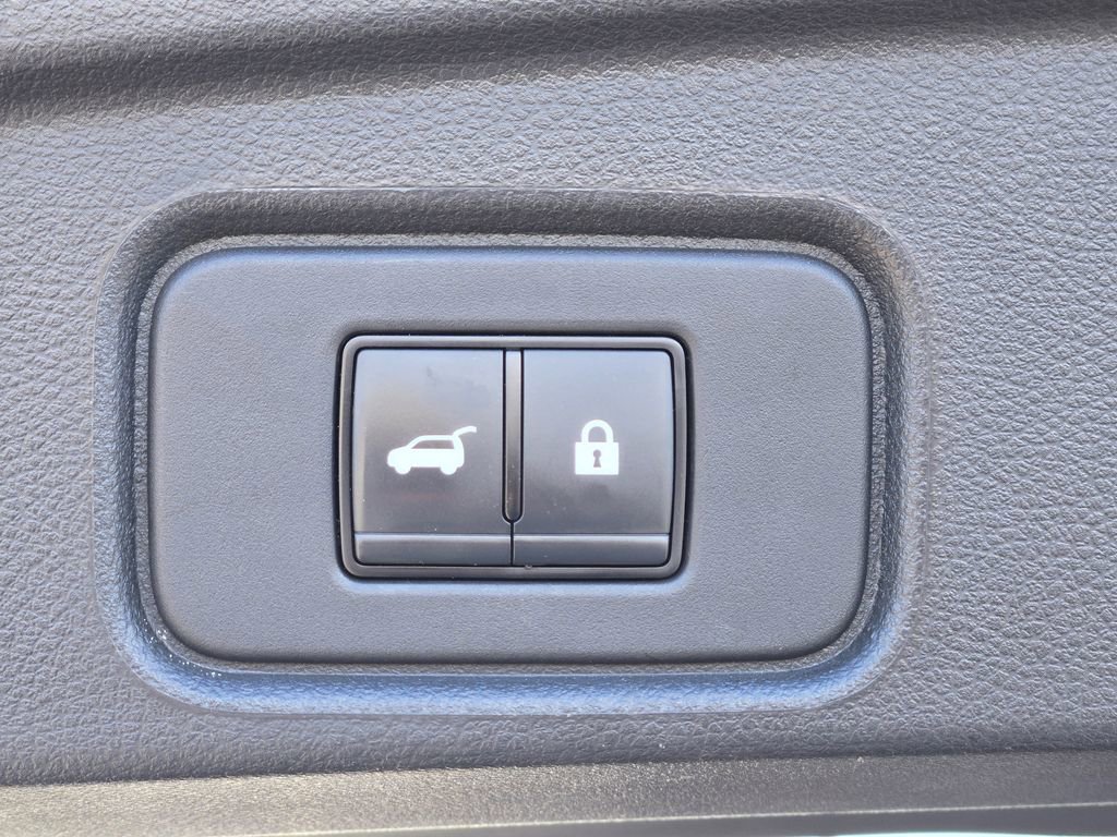 Used 2023 Nissan Pathfinder Platinum w/ Cargo Package image 11