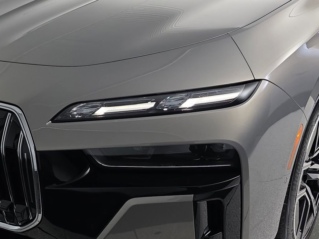 New 2026 BMW 740i xDrive w/ Executive Package image 30