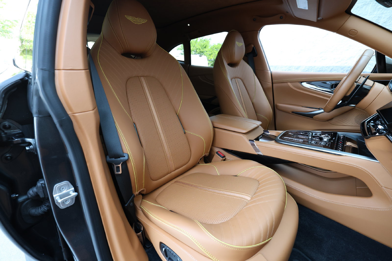 Used 2025 Aston Martin DBX 707 AWD/4WD image 25