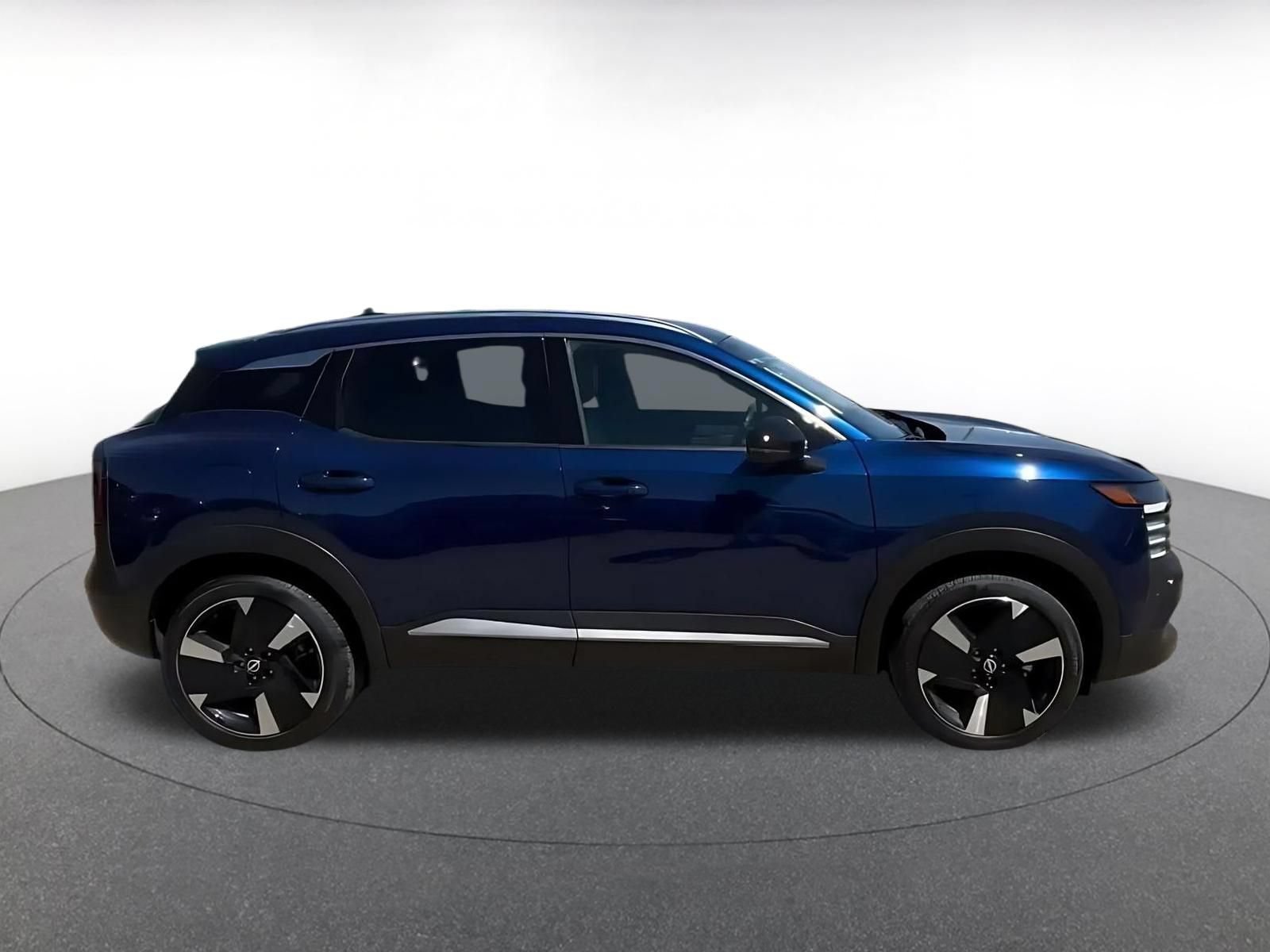 Used 2026 Nissan Kicks SR AWD/4WD image 15