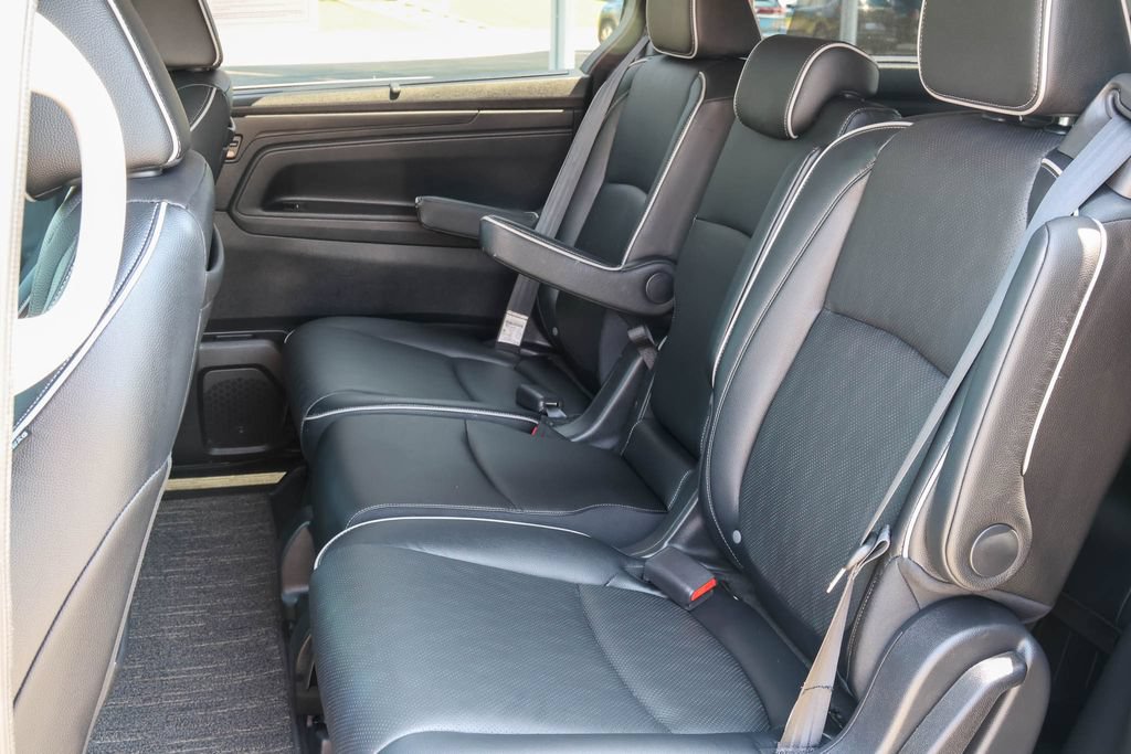 Used 2024 Honda Odyssey Elite image 9