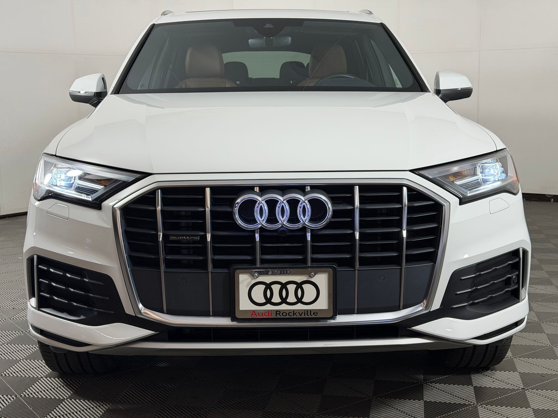 Certified 2023 Audi Q7 2.0T Premium w/ Towing Package AWD/4WD image 6
