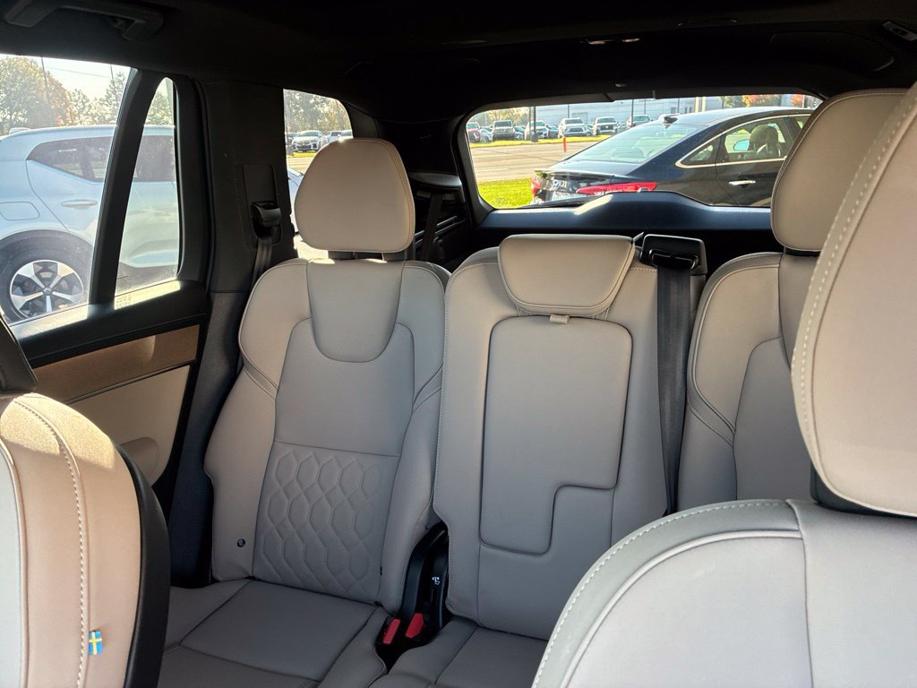 Certified 2026 Volvo XC90 B6 Plus AWD/4WD image 14