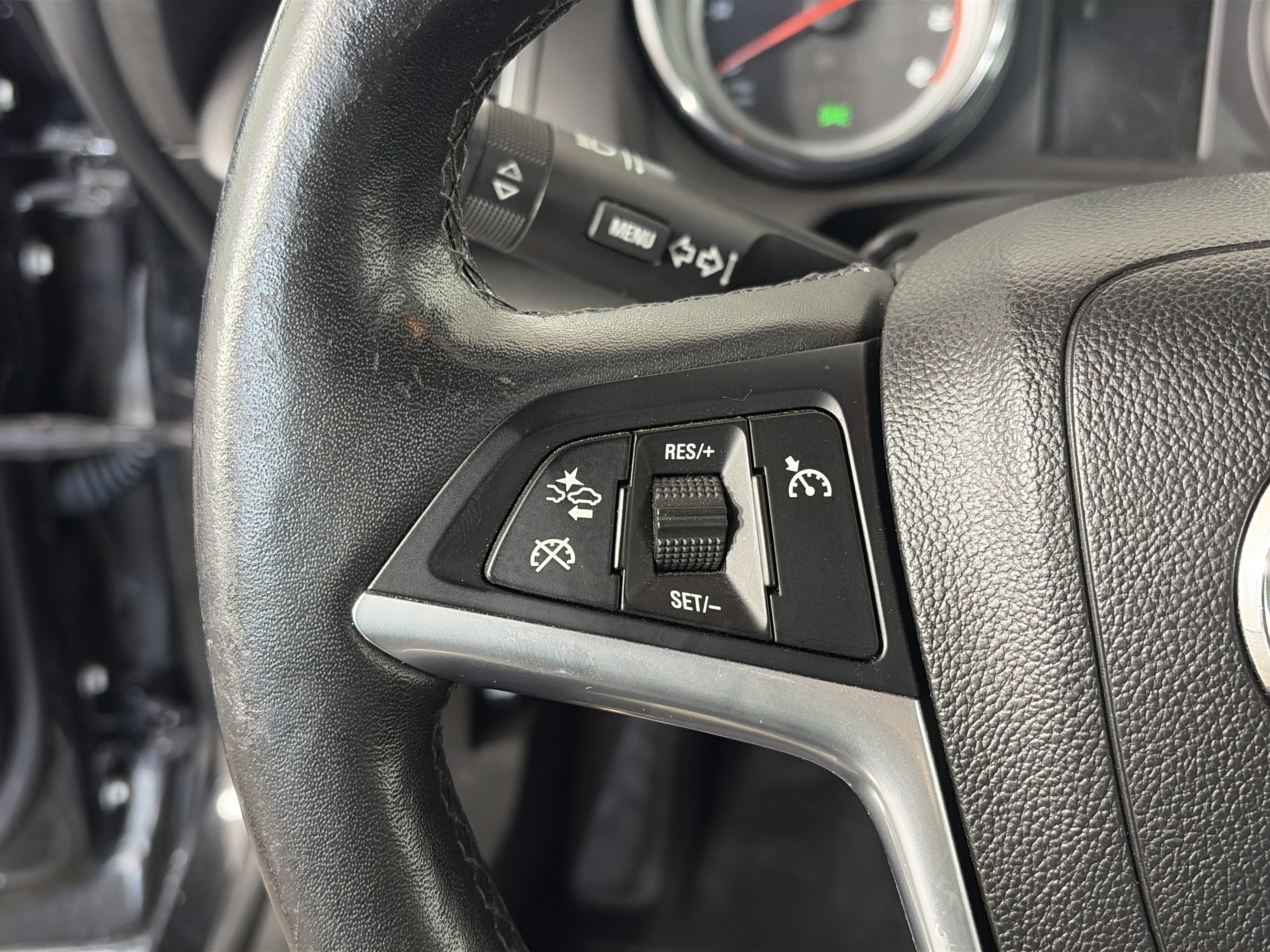 Used 2018 Buick Cascada Premium image 28