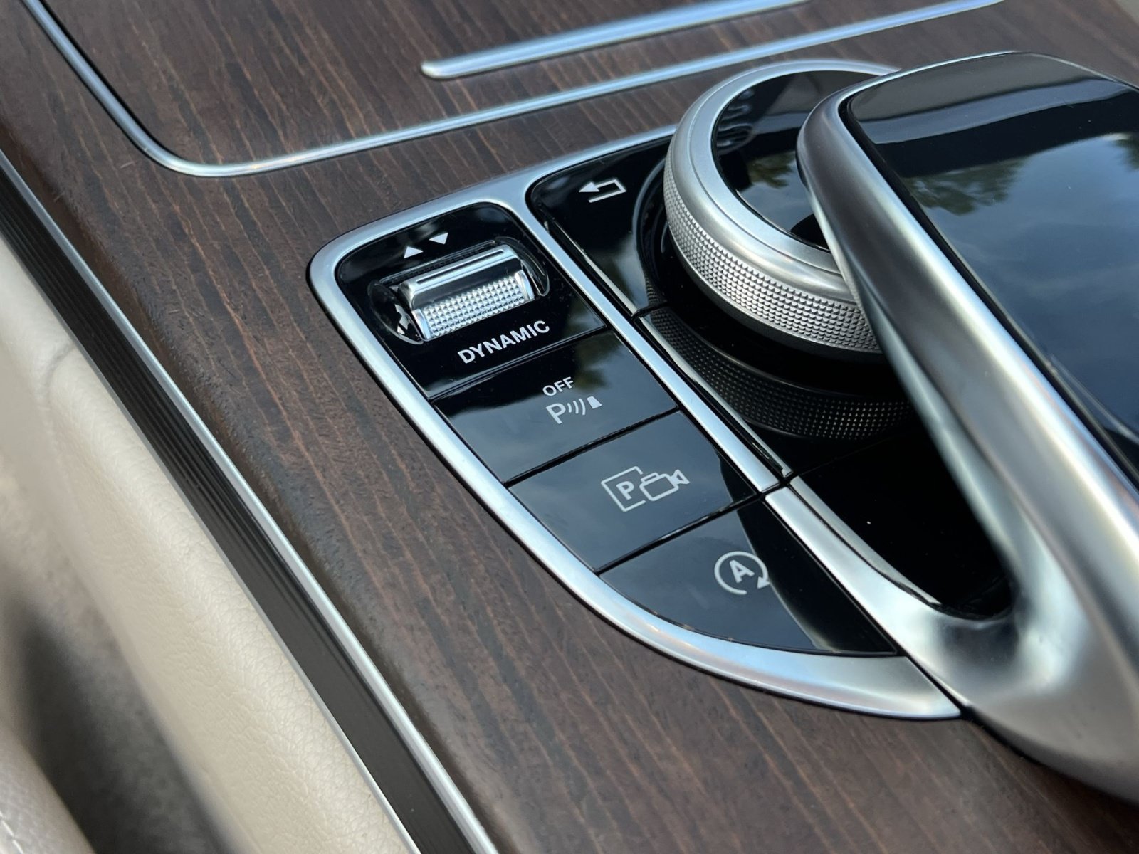 Certified 2020 Mercedes-Benz C 300 4MATIC Cabriolet image 39