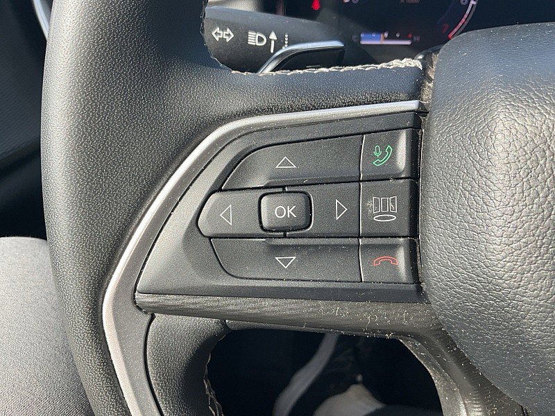 Used 2024 Jeep Grand Cherokee Laredo w/ Trailer Tow Package image 17