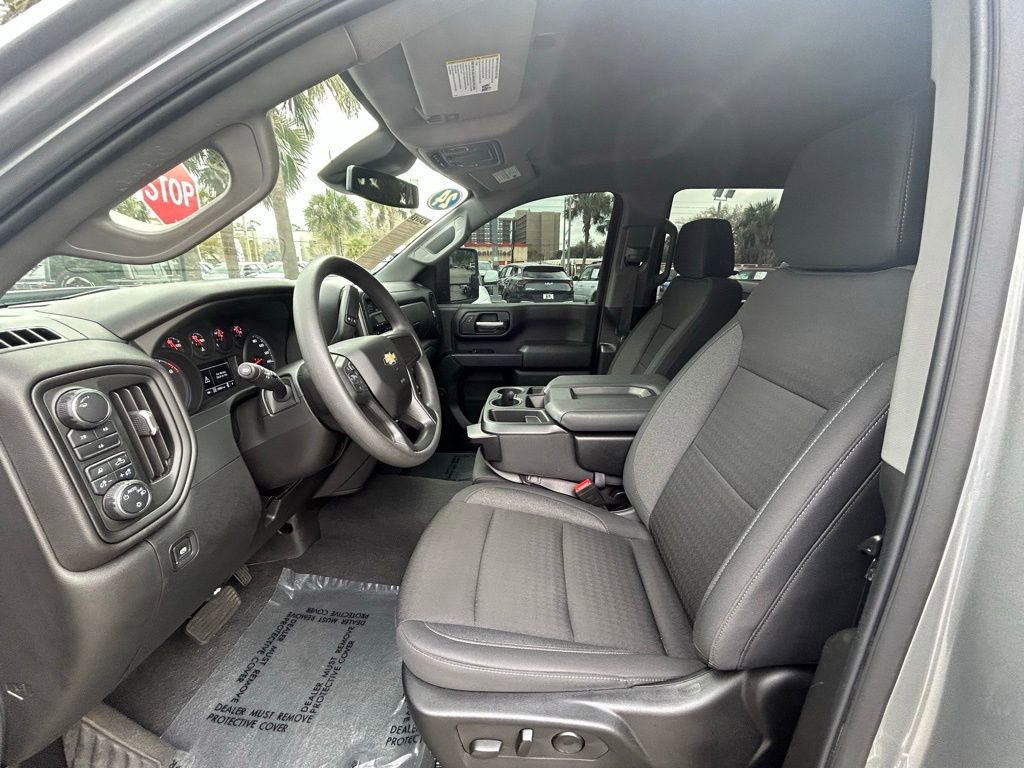 Used 2024 Chevrolet Silverado 2500 Custom w/ Custom Value Package image 13