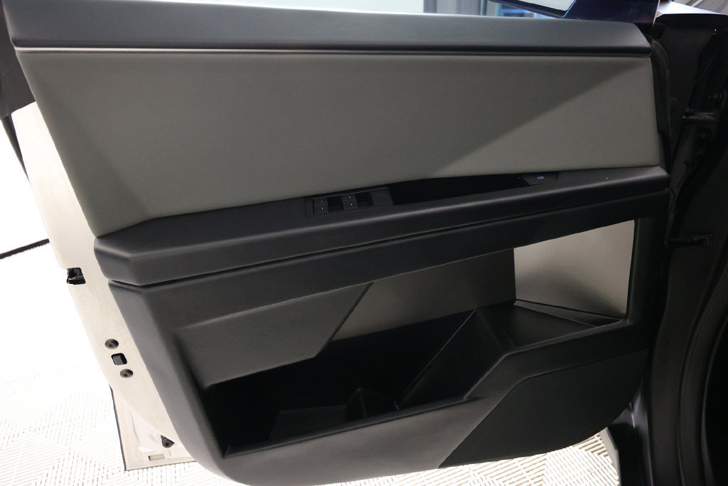 Used 2025 Tesla Cybertruck AWD Crew Cab image 15