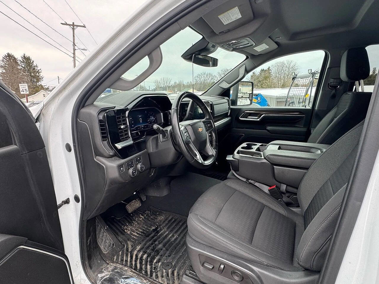 Used 2024 Chevrolet Silverado 3500 LT w/ Convenience Package image 5